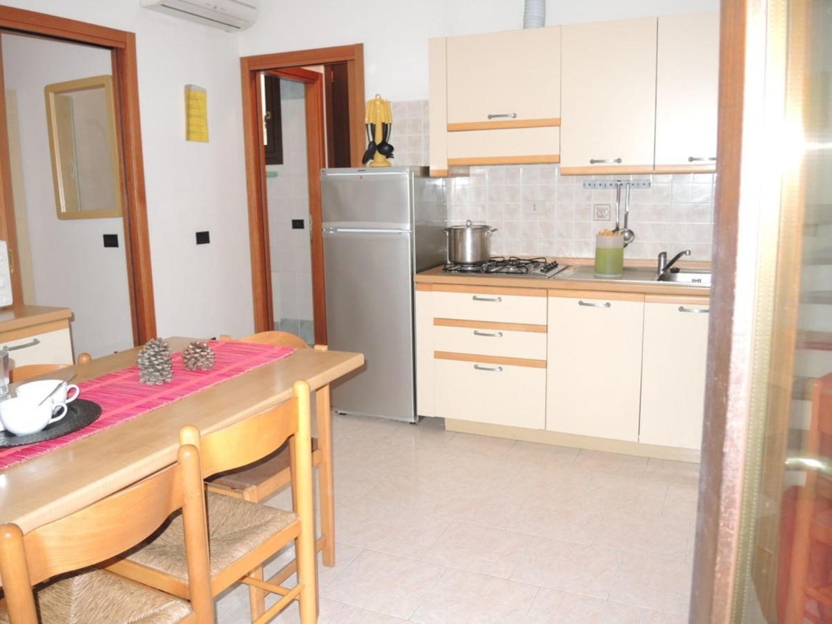 Apartment Beautiful Four-roomed Flat For 7 People With Swimming Pool - By Beahost